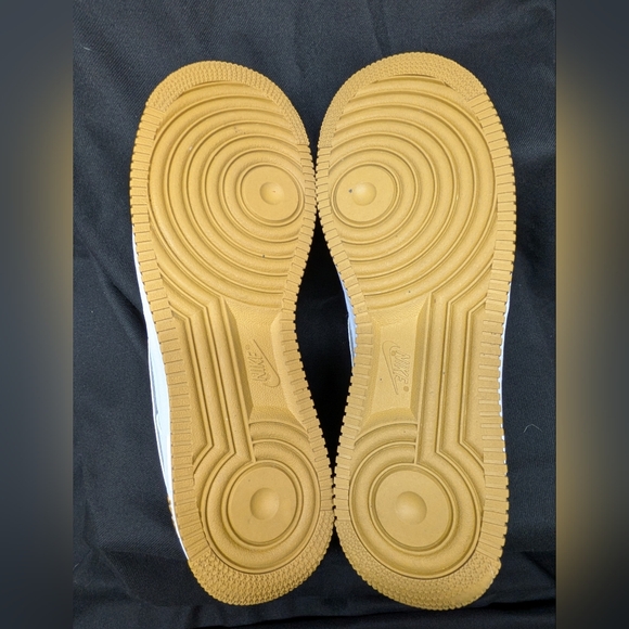 Nike Air Force Ones '07, White Bronzine, Size 11 - Picture 7 of 12